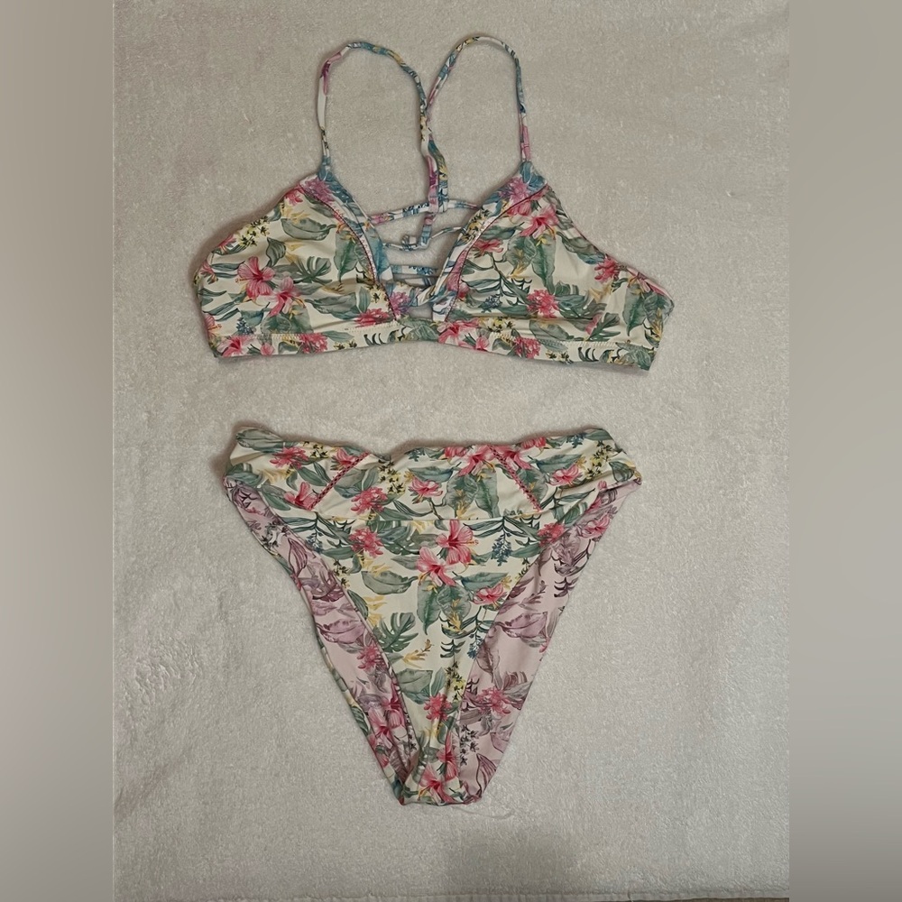 LoveShackFancy Hurley bikini swimsuits. Size XL. Pink and cream.